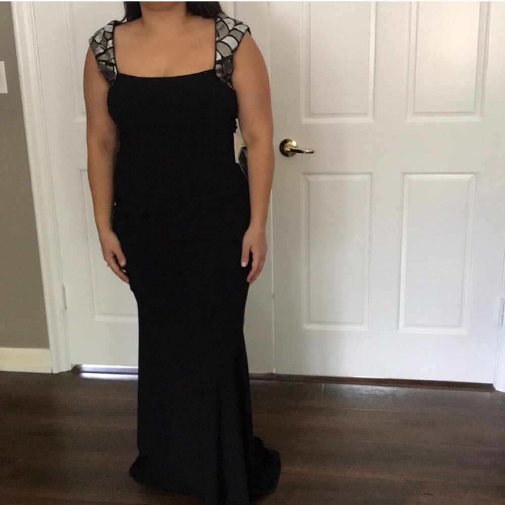 Cache gown